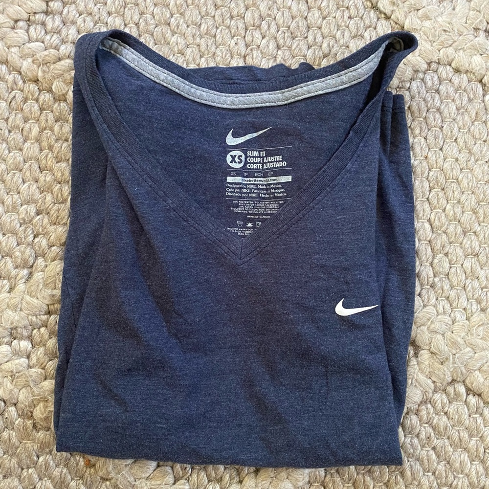 Nike Slim Fit V-Neck Tee, Navy: Size XS